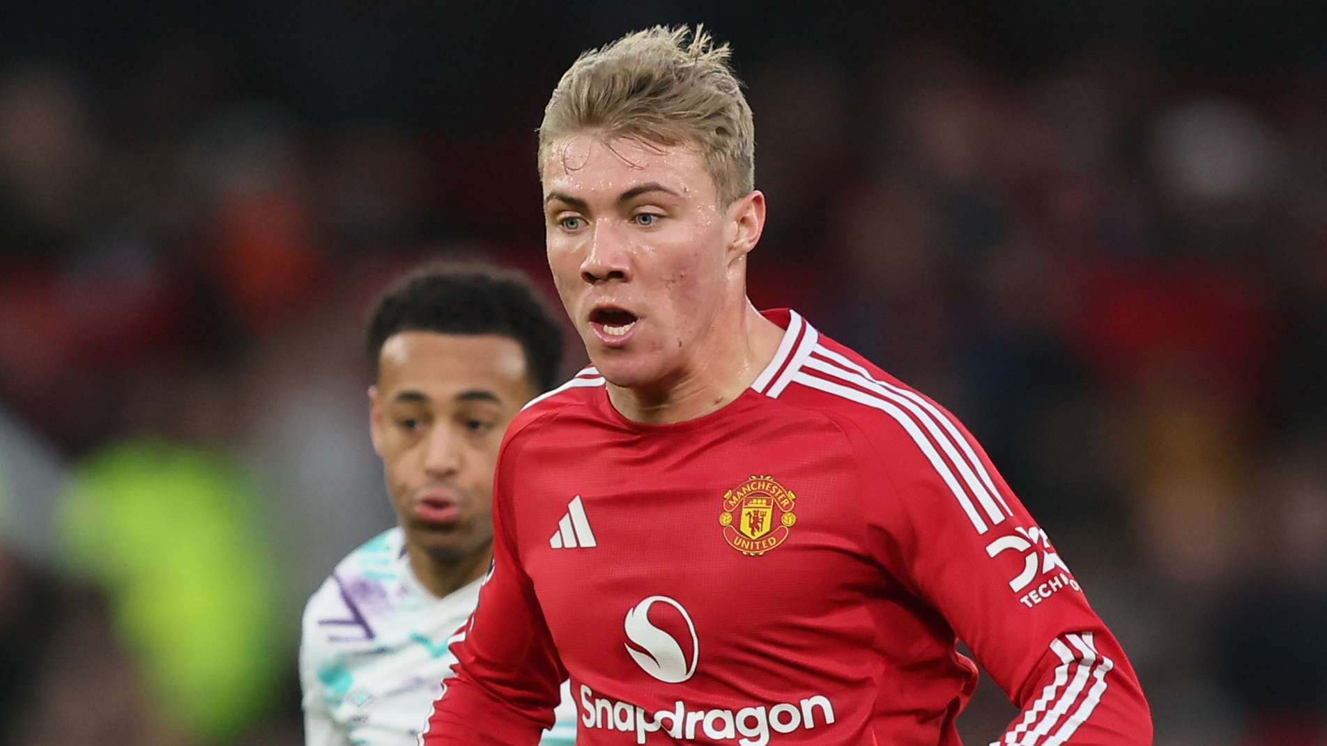 足球16号球衣的历史与传奇探讨伟大球员的成就与影响力