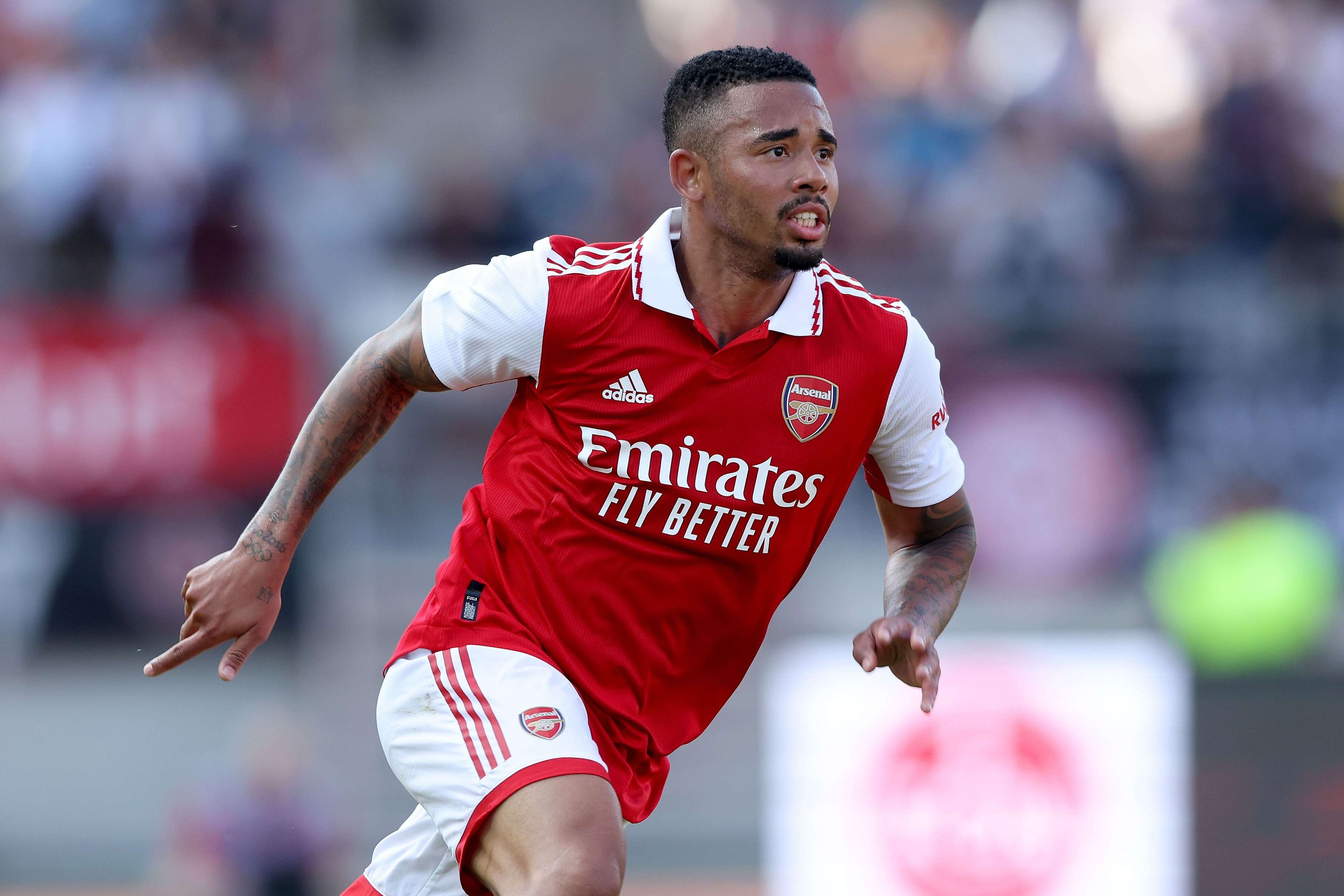 贝西克塔斯因表现不佳考虑冬窗提前解约阿里引发关注